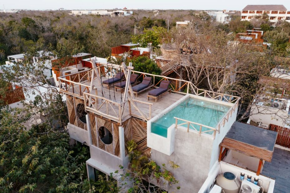 5 Cheap Honeymoon Stays That Feel Like Luxury (But Won't Break the Bank) 5 Cheap Honeymoon Stays That Feel Like Luxury (But Won't Break the Bank)